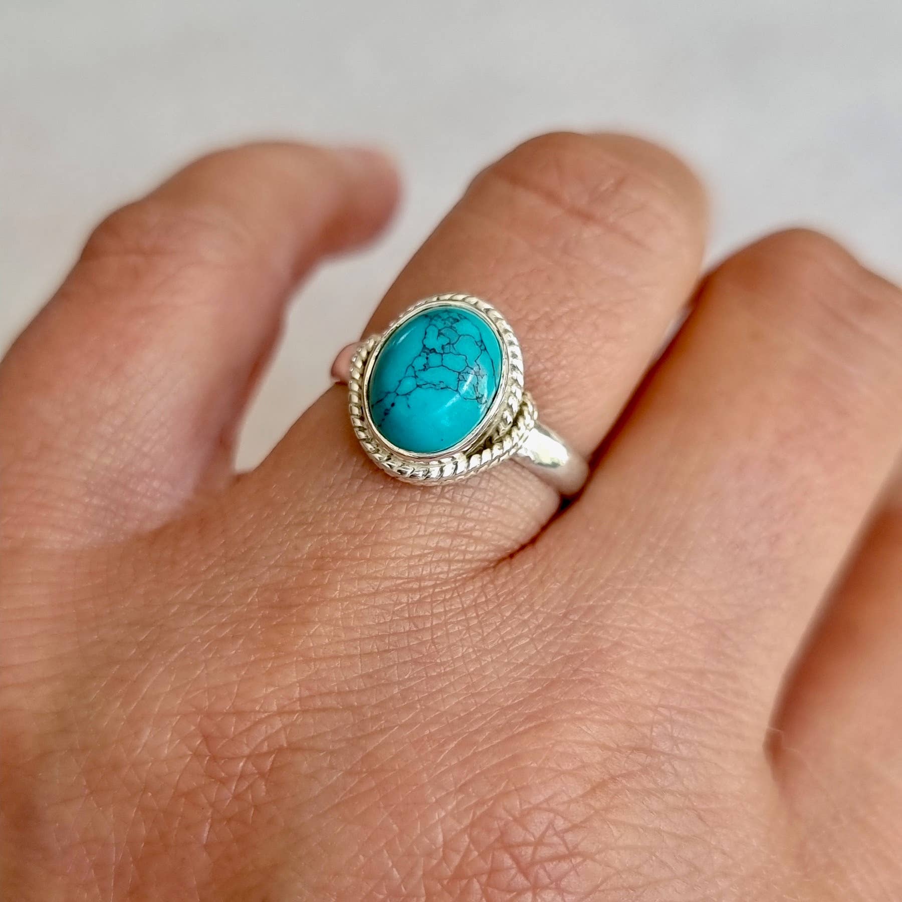 Mistry Gems – Großhandel Cocktail-/Statement-Ring – Unisex Boho Ovaler Türkisring | 925er Sterlingsilber, R4T3