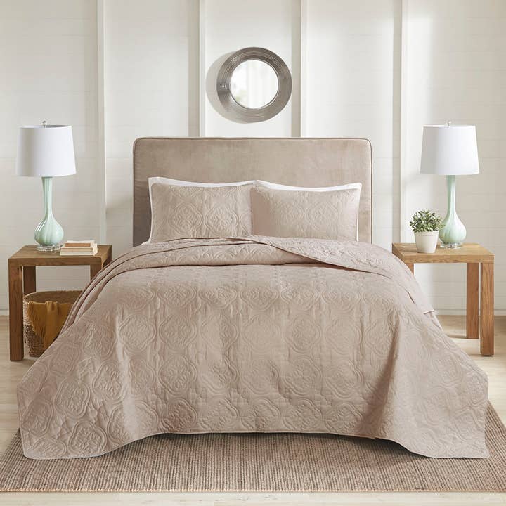 Olliix - Wholesale Bedding Set - Quilted Medallion Oversized 3-Piece Bedspread Set, Khaki