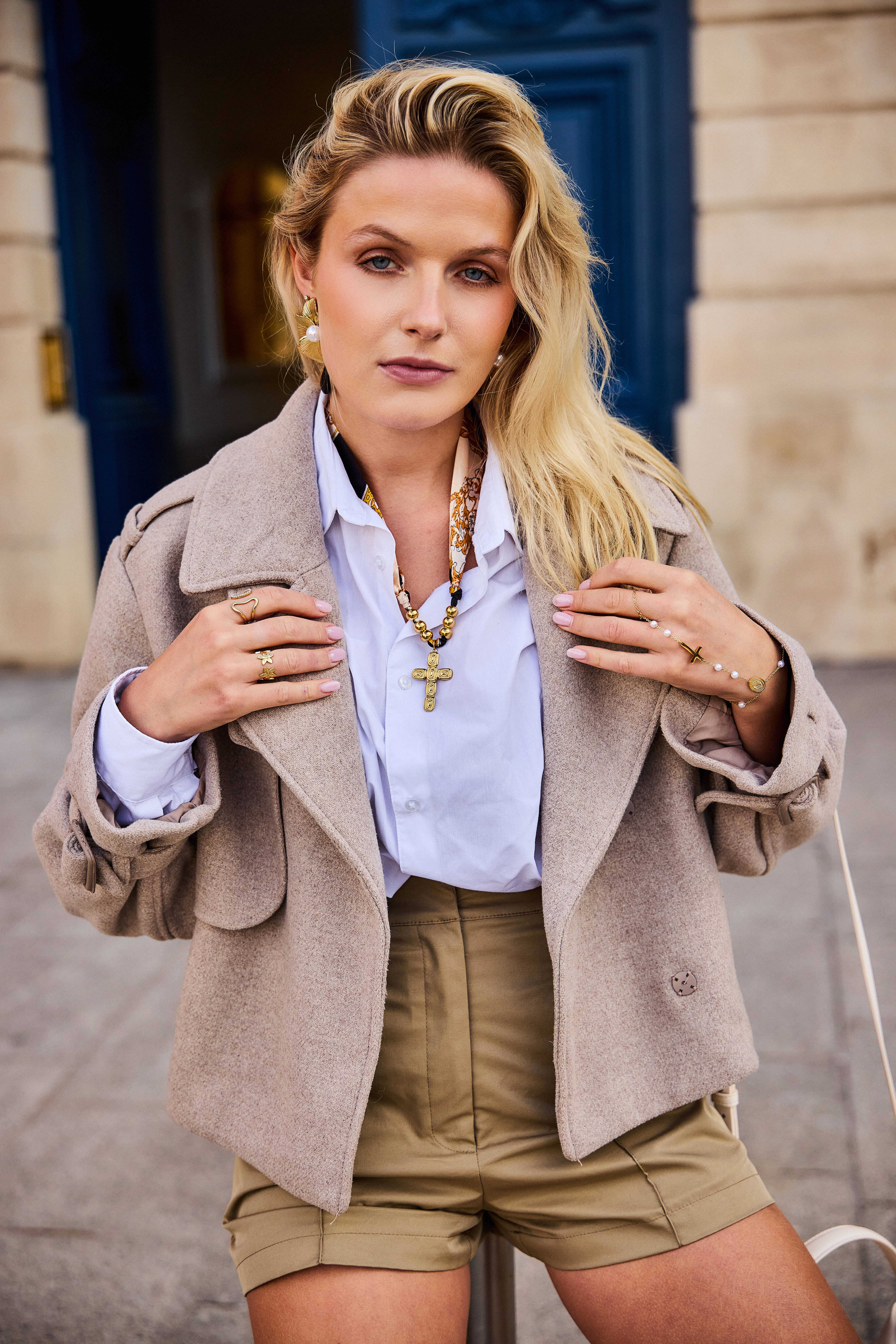 doré Bracelet de main croix et médaille en acier inoxydable doré en vente sur Faire0