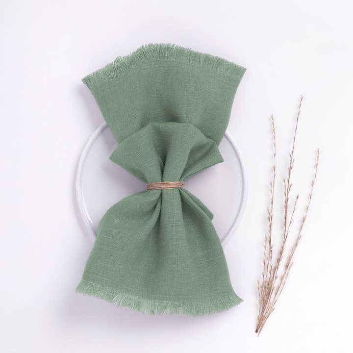 Live Linen - Wholesale Tablecloth - Minimalist Linen Napkin – Fringe Detail
