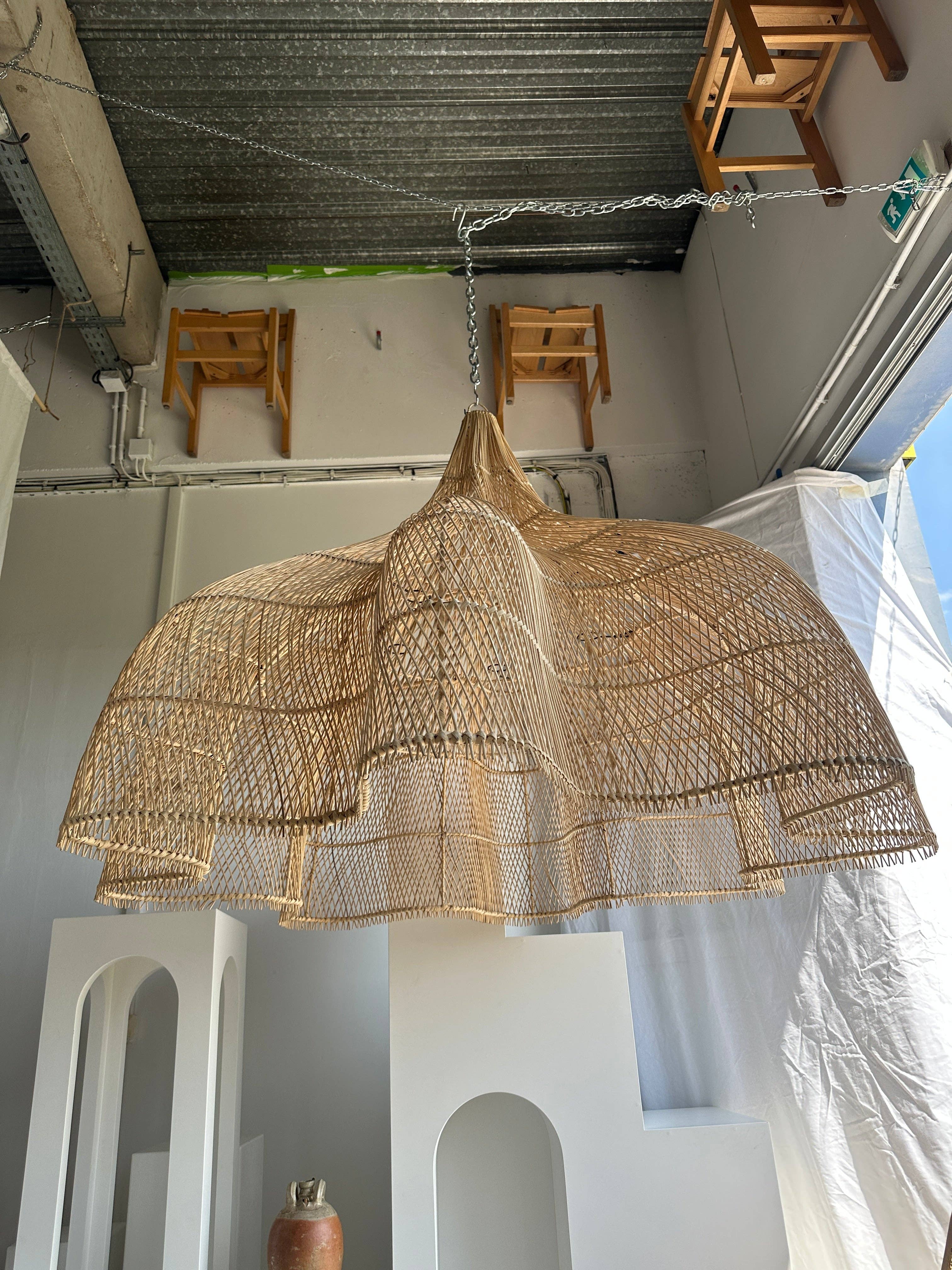 Office Objets - Wholesale Chandelier/Hanging Light - Immense rattan suspension in the shape of a flower, tulip, corolla H:1m; D:1m50156