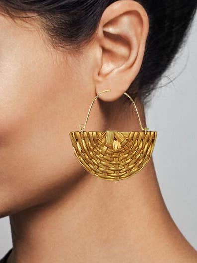 Brinco Fan em Rattan, Brinco Tecido Mão, Erelina Tecida Natural por atacado de TheTizana