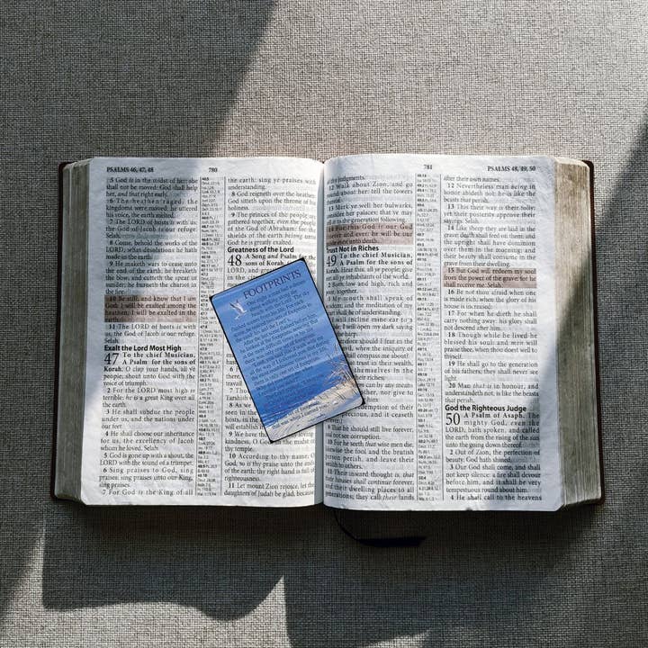Dicksons - Wholesale Religious Card - Footprints Pocket Card