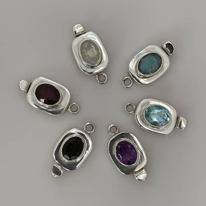 Sterlingsølv 925 kasselås med 6x8mm naturlig ædelsten | 10x21mm løkke-til-løkke størrelse | Højkvalitetslås til halskæder og armbånd for engroshandel hos Purity Beads