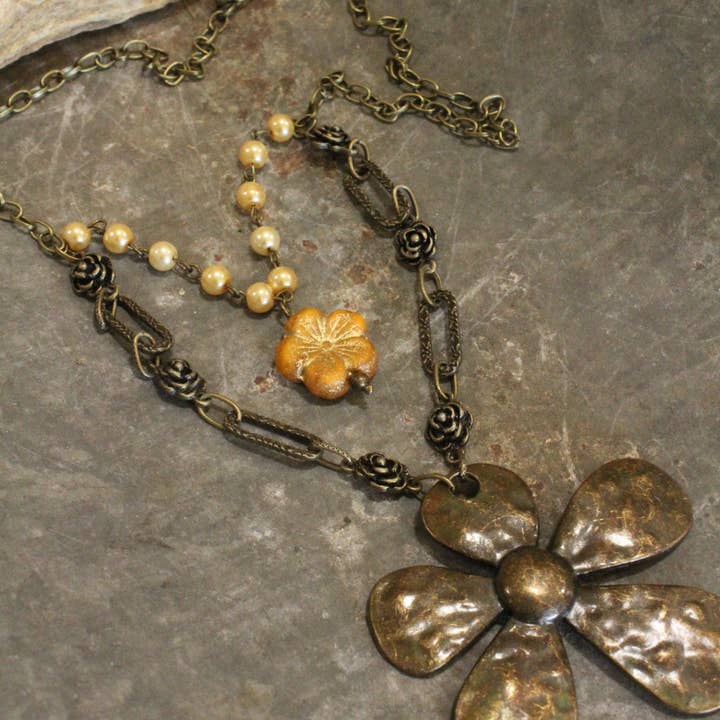 The Primitive Peddler, Inc. - Wholesale Pendant/Charm Necklace - Czech Flower Vintage Elite Stone Layered Necklace