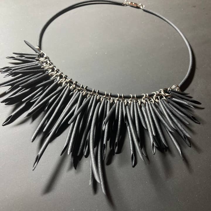 SORT URCHIN || Hvad Pique (pas) Halskæde for engroshandel hos Wired Resistance