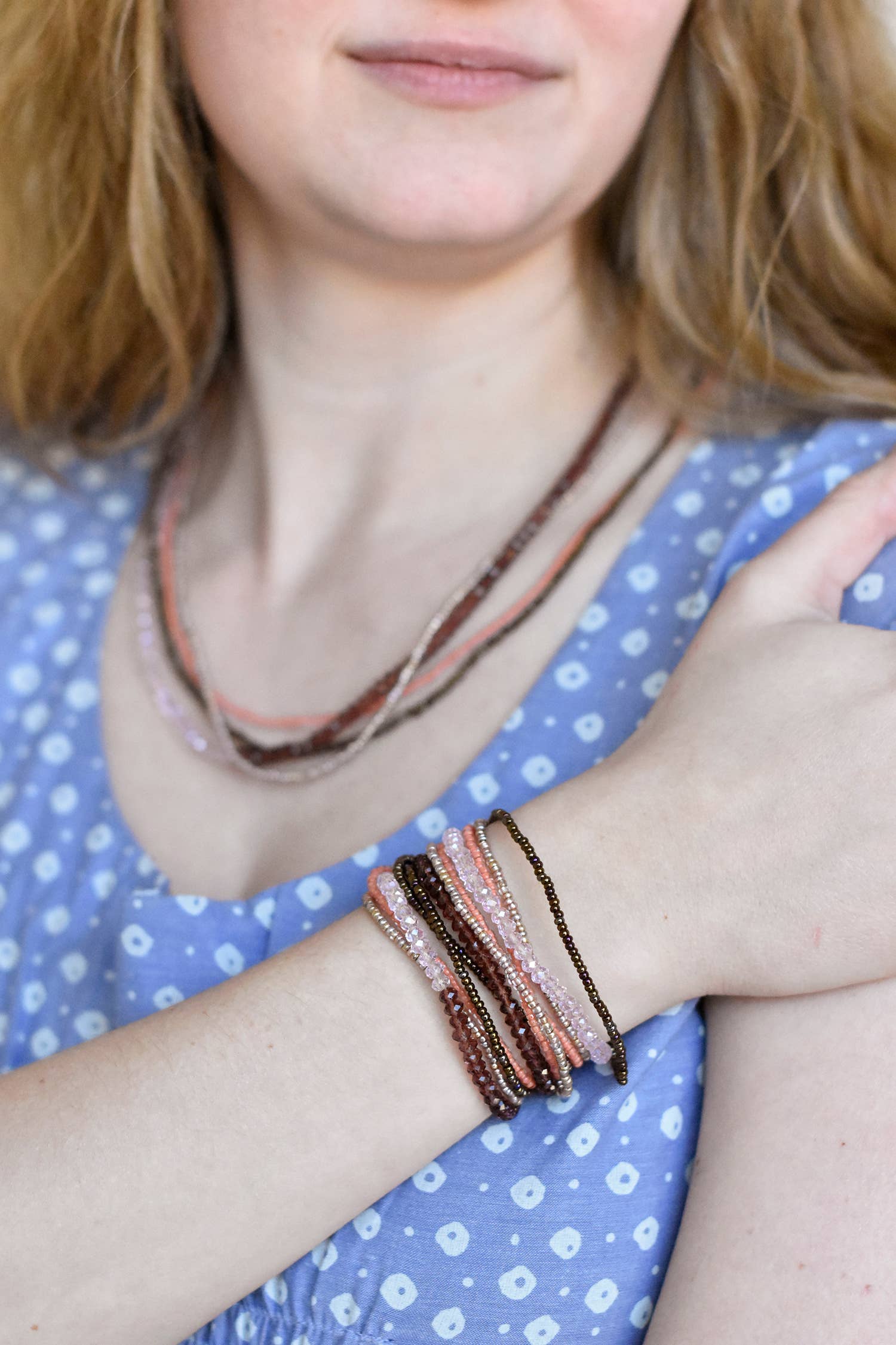 Lucia's Imports - Wholesale Jewelry Stand & Display - Magnetic Bracelet Collection Wooden Display Spinner10