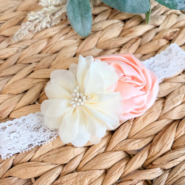 Fascia per neonata in chiffon avorio, fascia per neonata in raso pesca per la vendita all'ingrosso da parte di Jazy and Eve