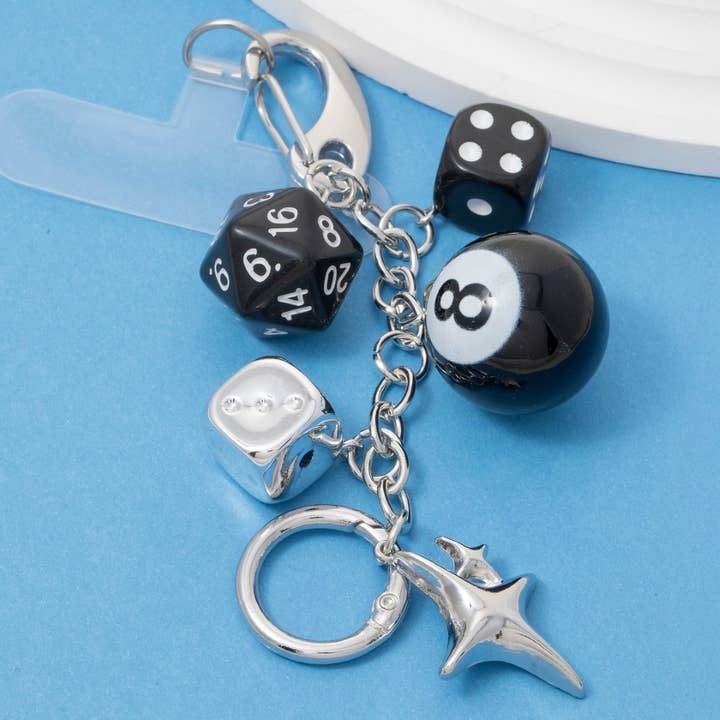 Porte-clés Multi Dés 8 Boule et Étoile pour la vente par Collections by Fame Accessories