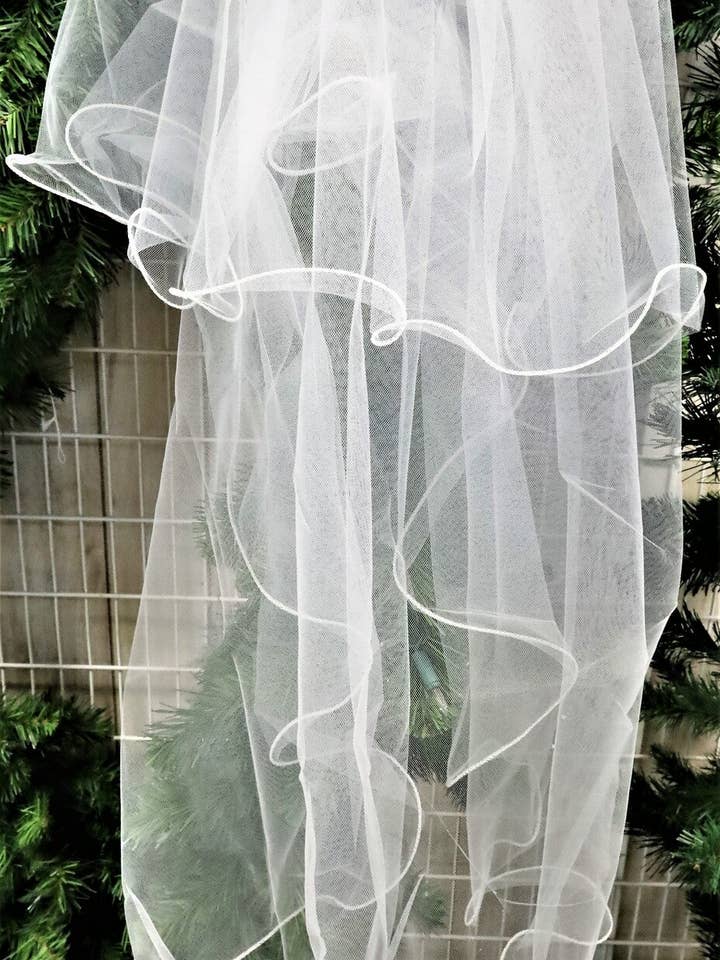 Velo de doble capa de 31,5", blanco para venta al por mayor de Tremont Floral Supplies