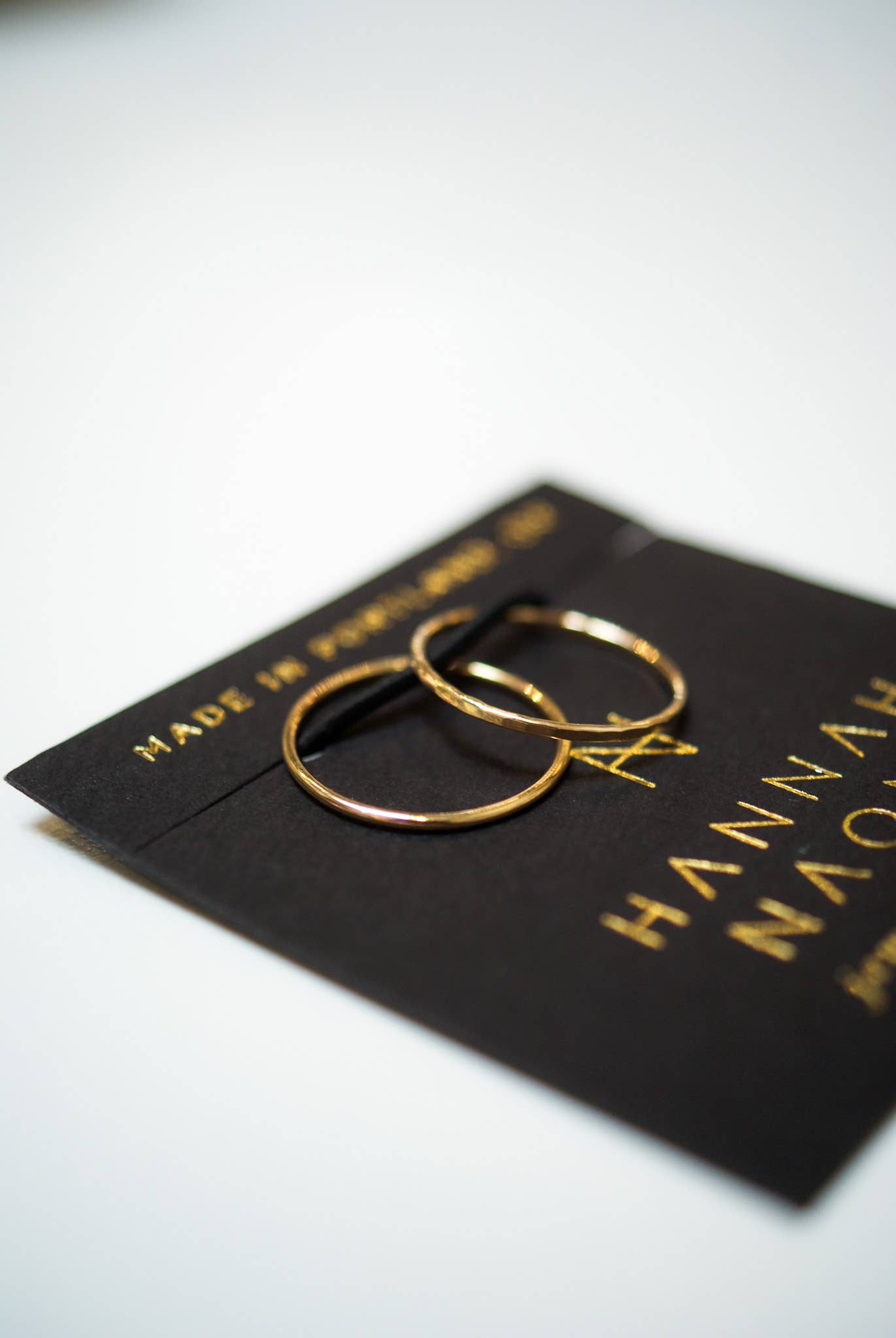 Hannah Naomi - Vendita all'ingrosso Anello midi/a fascia - Anello impilabile di medio spessore, riempimento in oro 14 carati7