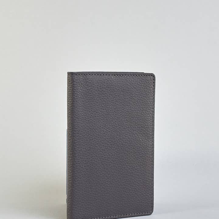 Herzilein-Wien GmbH - Wholesale Passport Case - Women's - Passhülle Leder 13