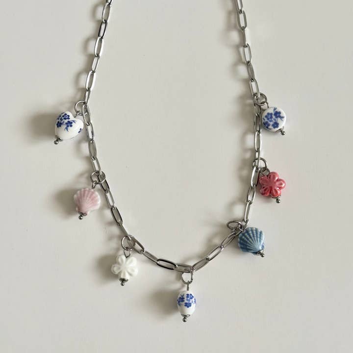 Charm-Halskette aus Keramik — Silber für den Großhandel von Namaste Jewelry