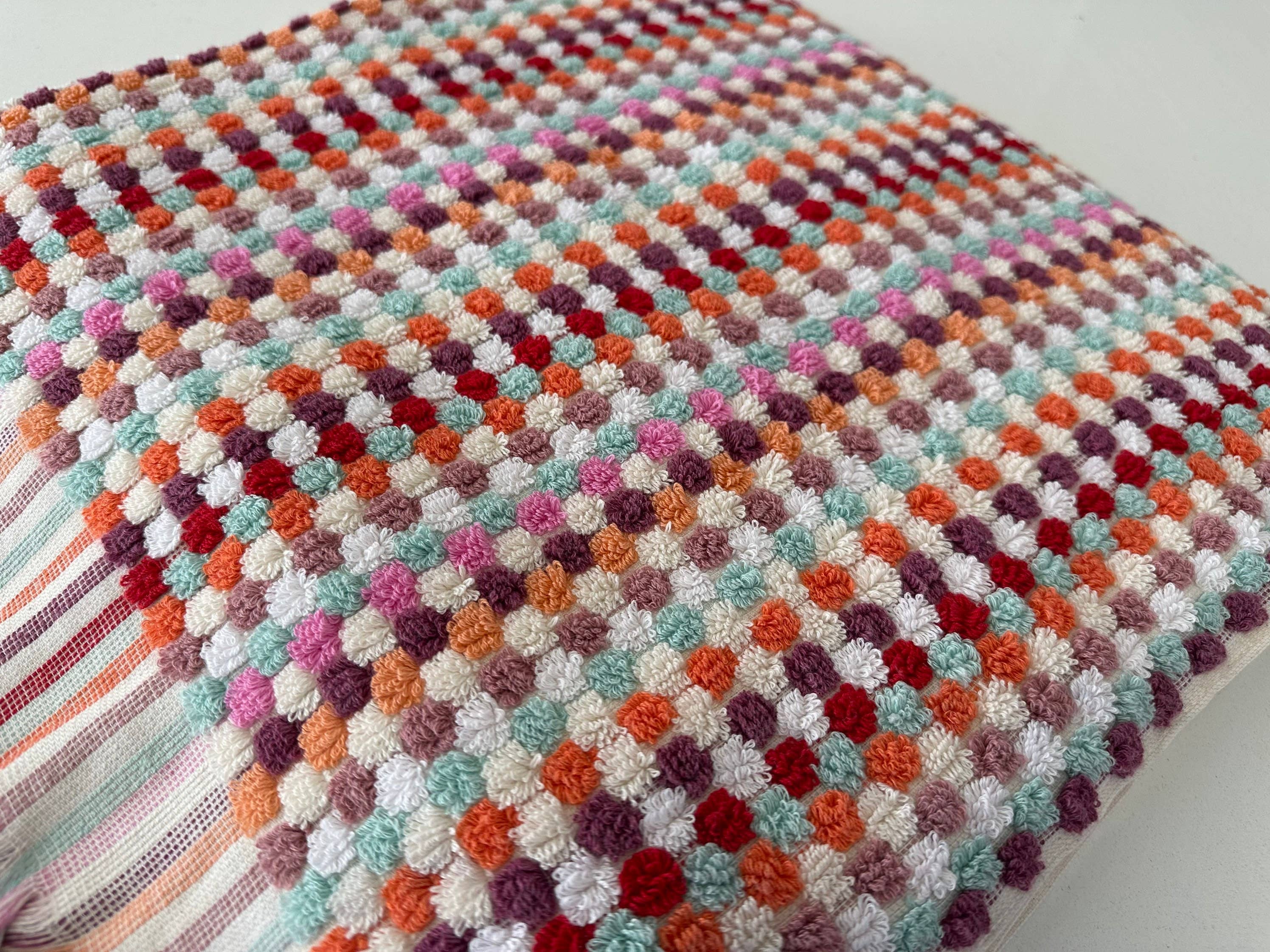 YURTLUS - Wholesale Bath towel - Bath Towel 36x 70, Beach Towel, Soft Thick Towel, Bathroom Bath Towel 36x 70, Beach Towel, Soft Thick Towel, Organic, Bathroom Bubble - Multicolor 56