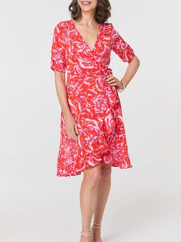 Blomstret kjole med flæsekant i knælængde og slå-om-design for engroshandel hos Stellalondon