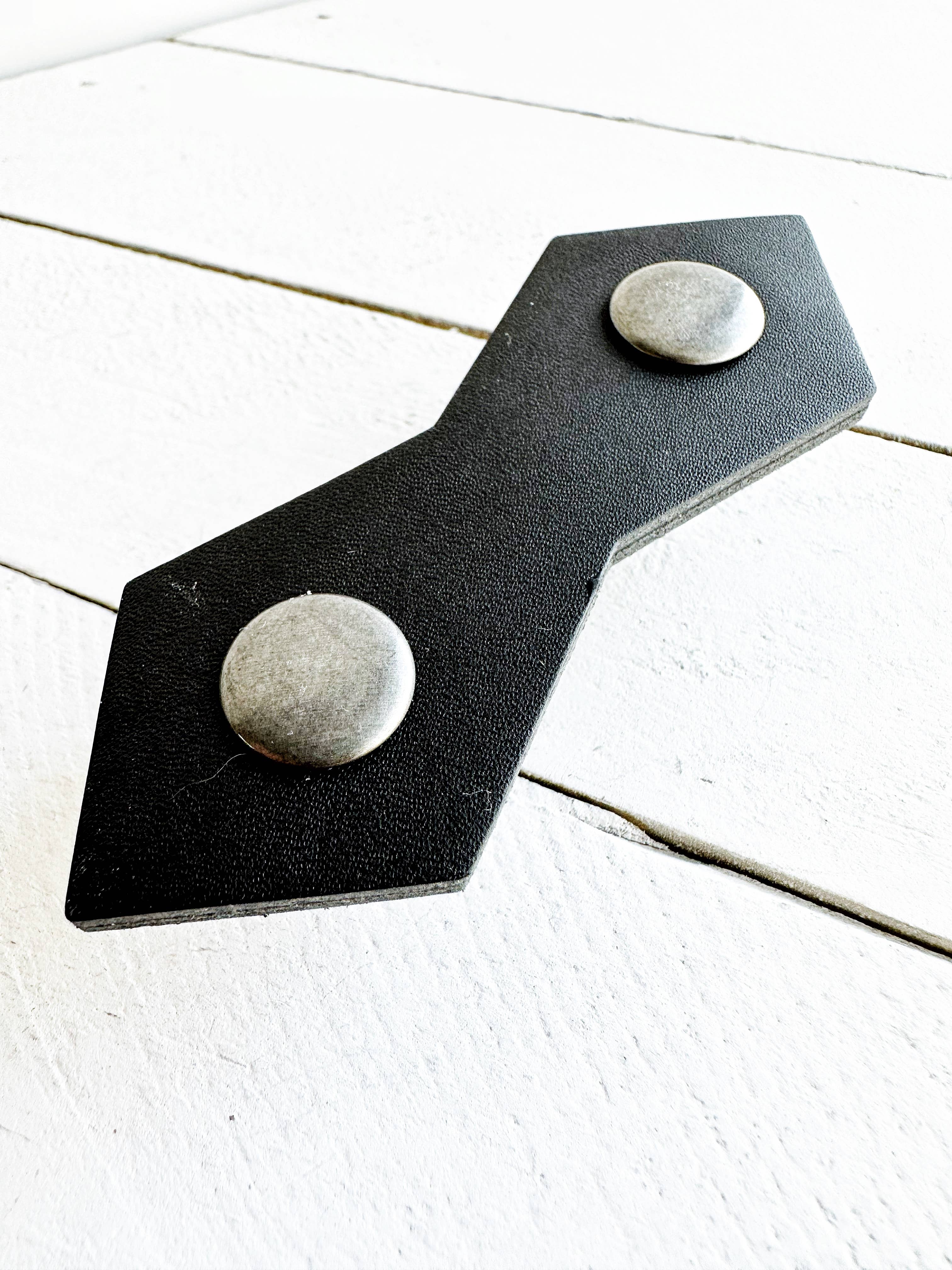 KardiKlips - Wholesale Brooch - Leather Cinch Clips for Clothing, Black & Silver Minimalist5
