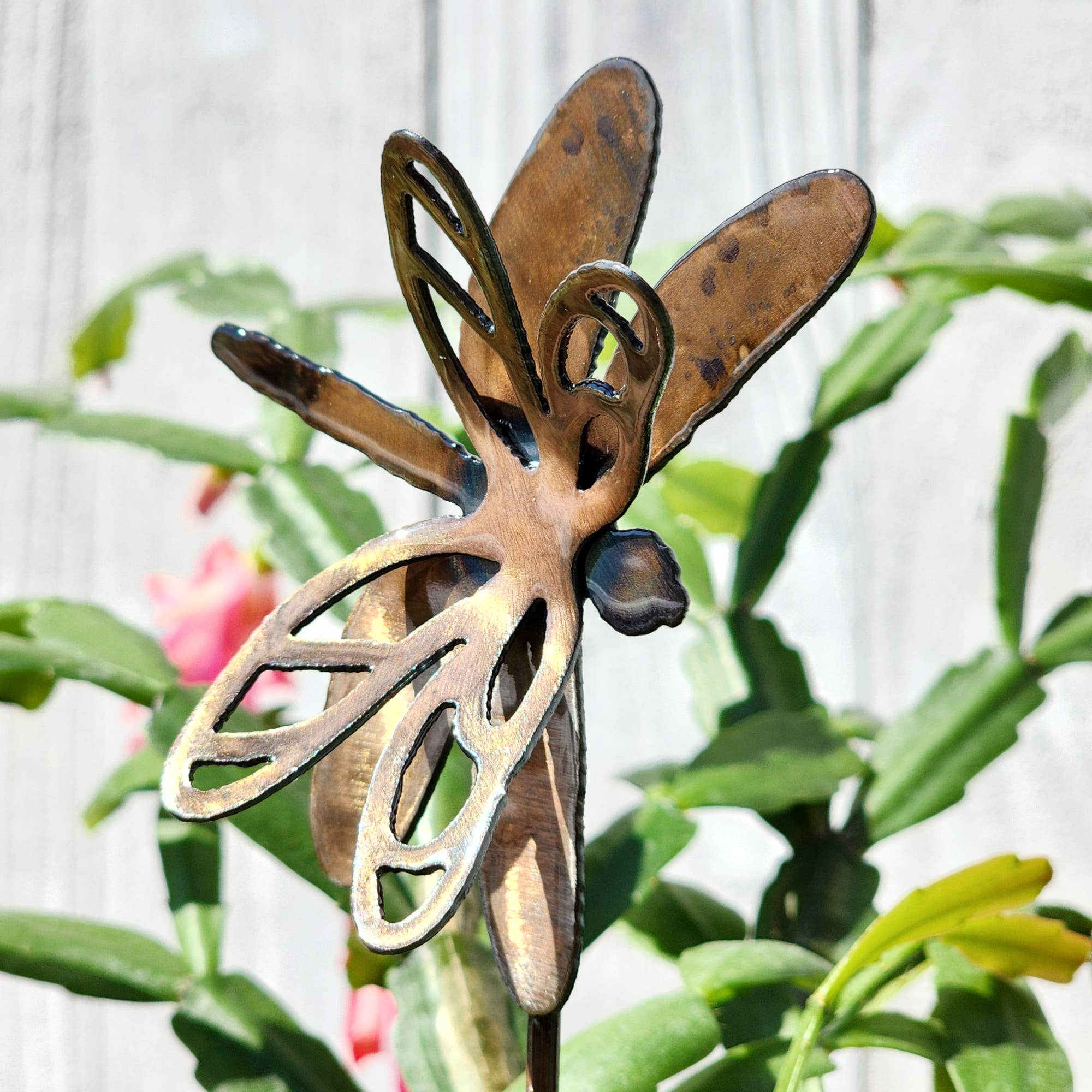 Rustic Metalz - Wholesale Tuin/gazongrondpennen/pinnen - Dragonfly - Dragonfly tuinpaal voor binnen en buiten voor planten1