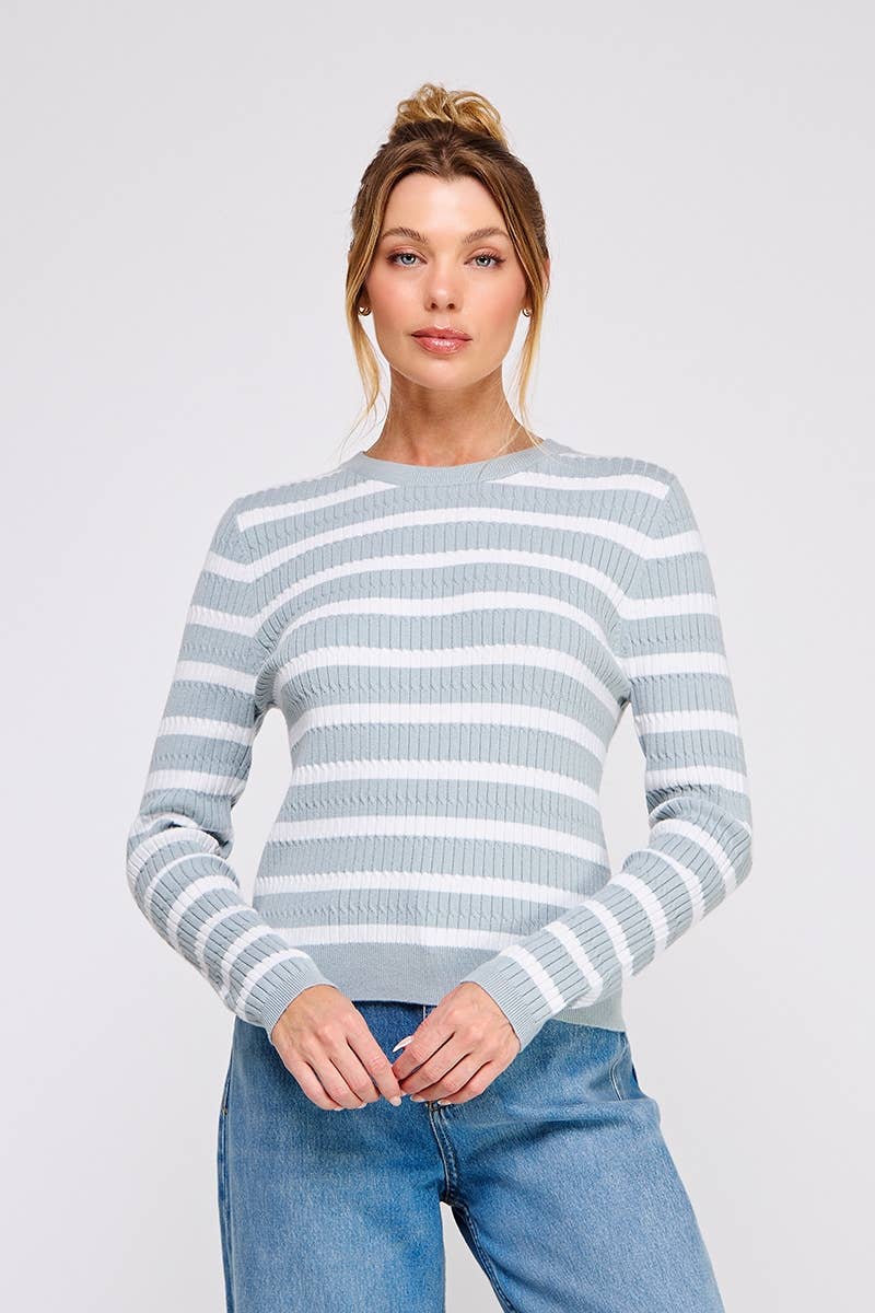 Allie Rose – Engroshandel Pullover - Dame – Finstrikket stribet tætsiddende kabelstriktrøje1