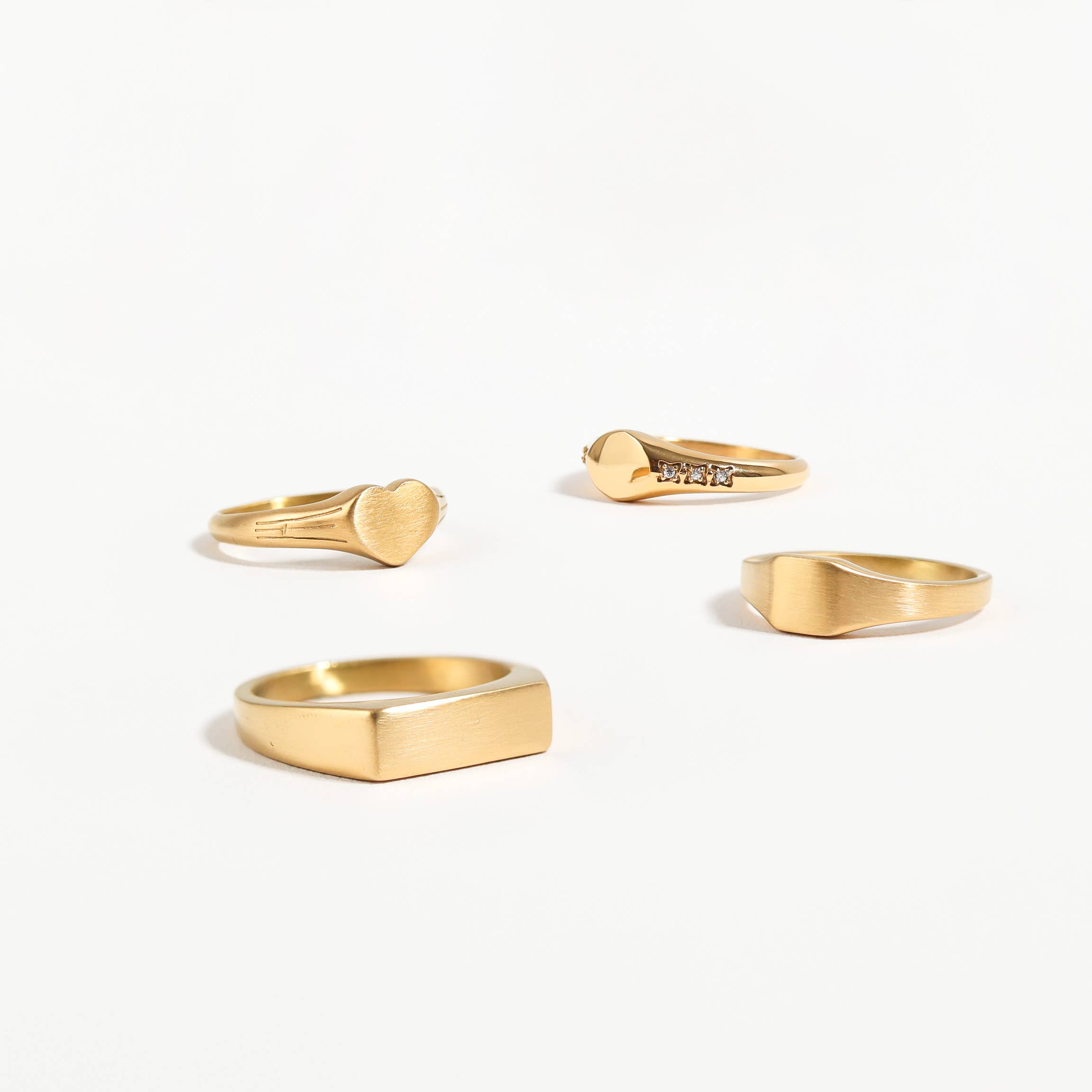 WJW - Vendita all'ingrosso Anelli con sigillo - Anello a cuore in oro 18 carati - Anello con sigillo a cuore inciso per donna1