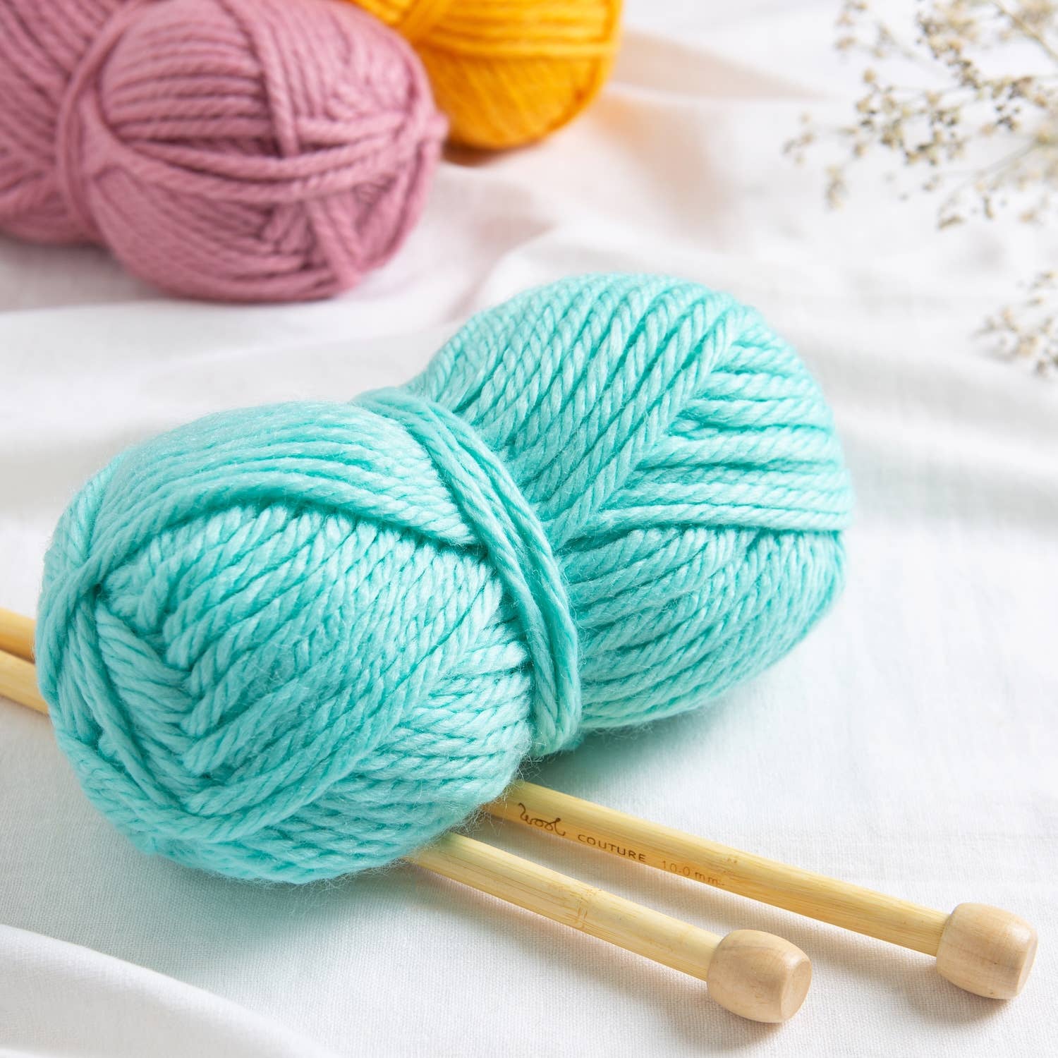 Wool Couture Company – wholesale Yarn – Beautifully Bright Chunky Yarn 100g Ball 4