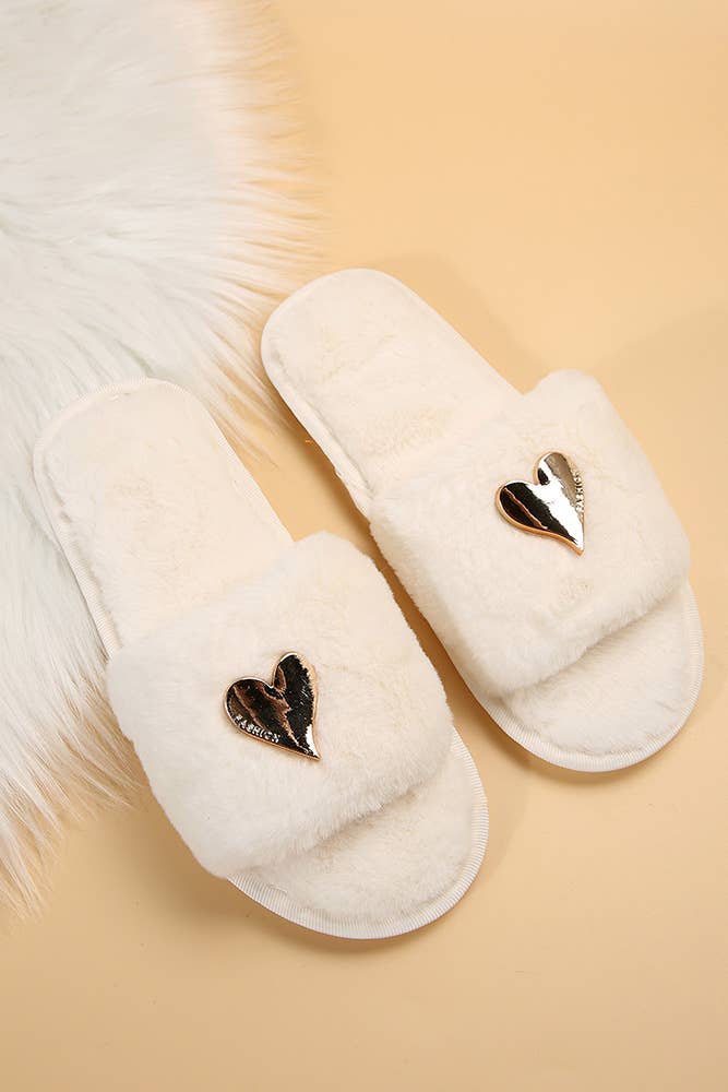 UNISHE - Wholesale Slippers - Women's - Heart Pendant Fluffy Slippers ZK7012