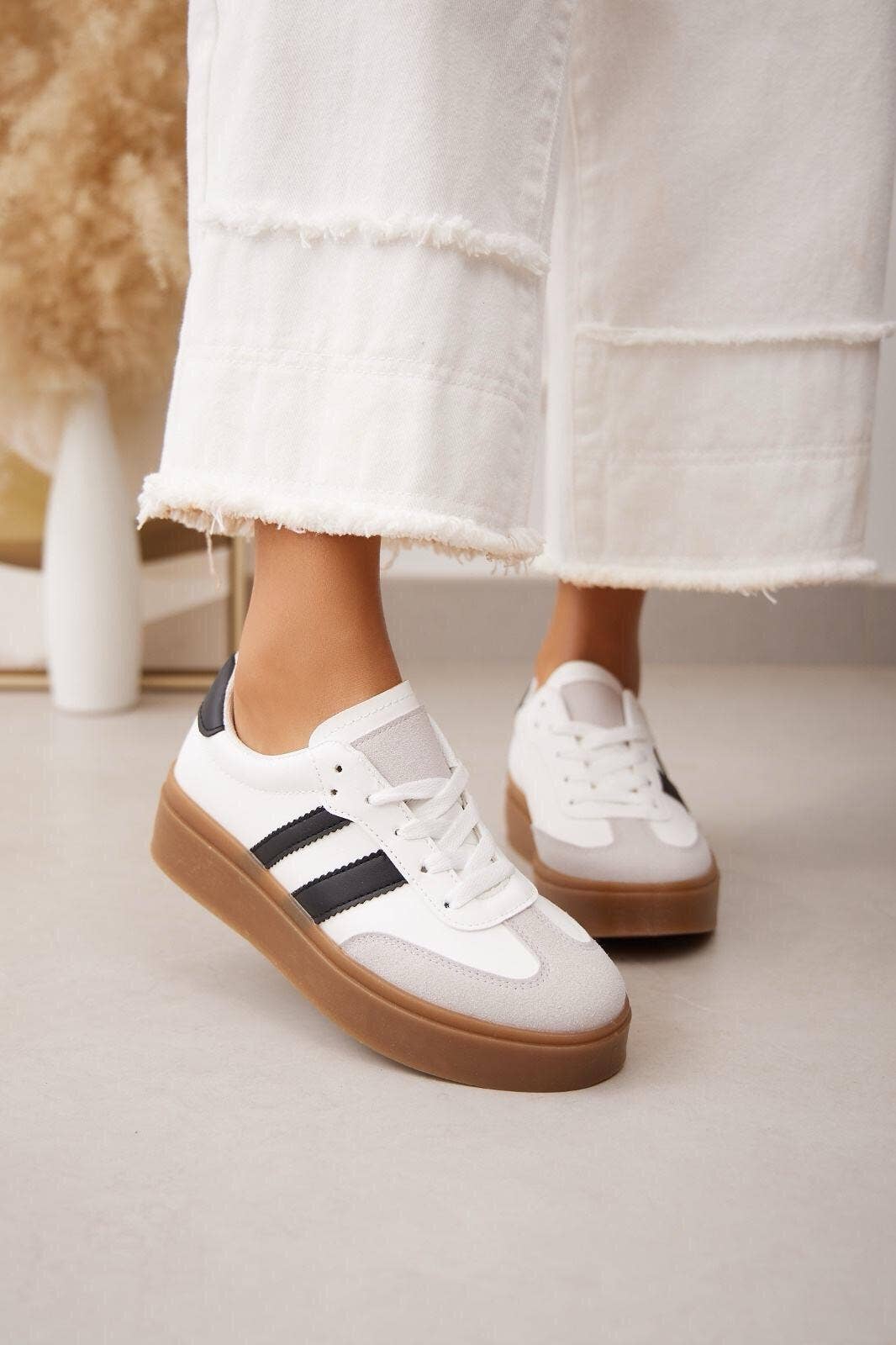 No Doubt Shoes - Vente Baskets tendance – femme - Baskets à plateforme épaisses avec détail lacé sur le côté pour femmes1