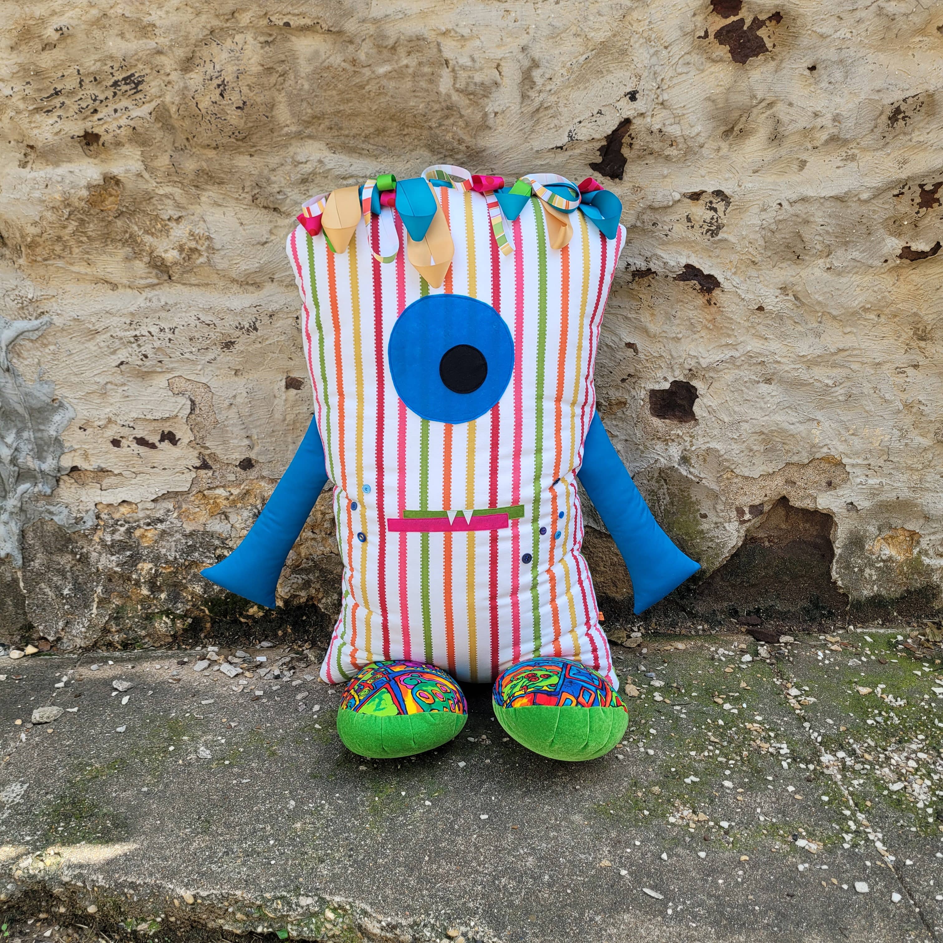 Monsters On Main - Wholesale Decorative Figurine - Extra Large Monster Bundle - 2 pk7