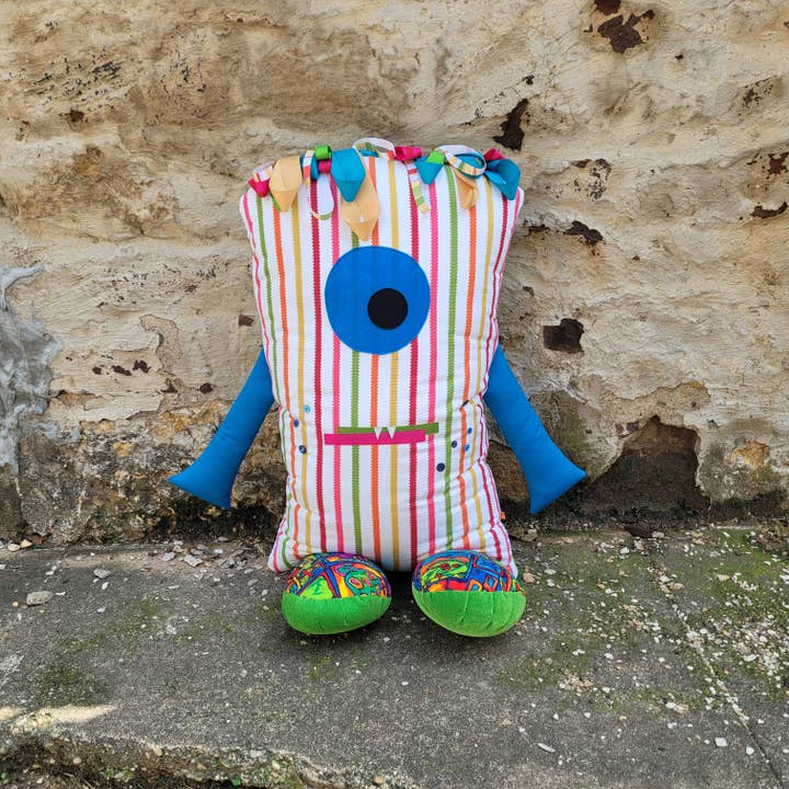 Monsters On Main - Wholesale Decorative Figurine - Extra Large Monster Bundle - 2 pk7