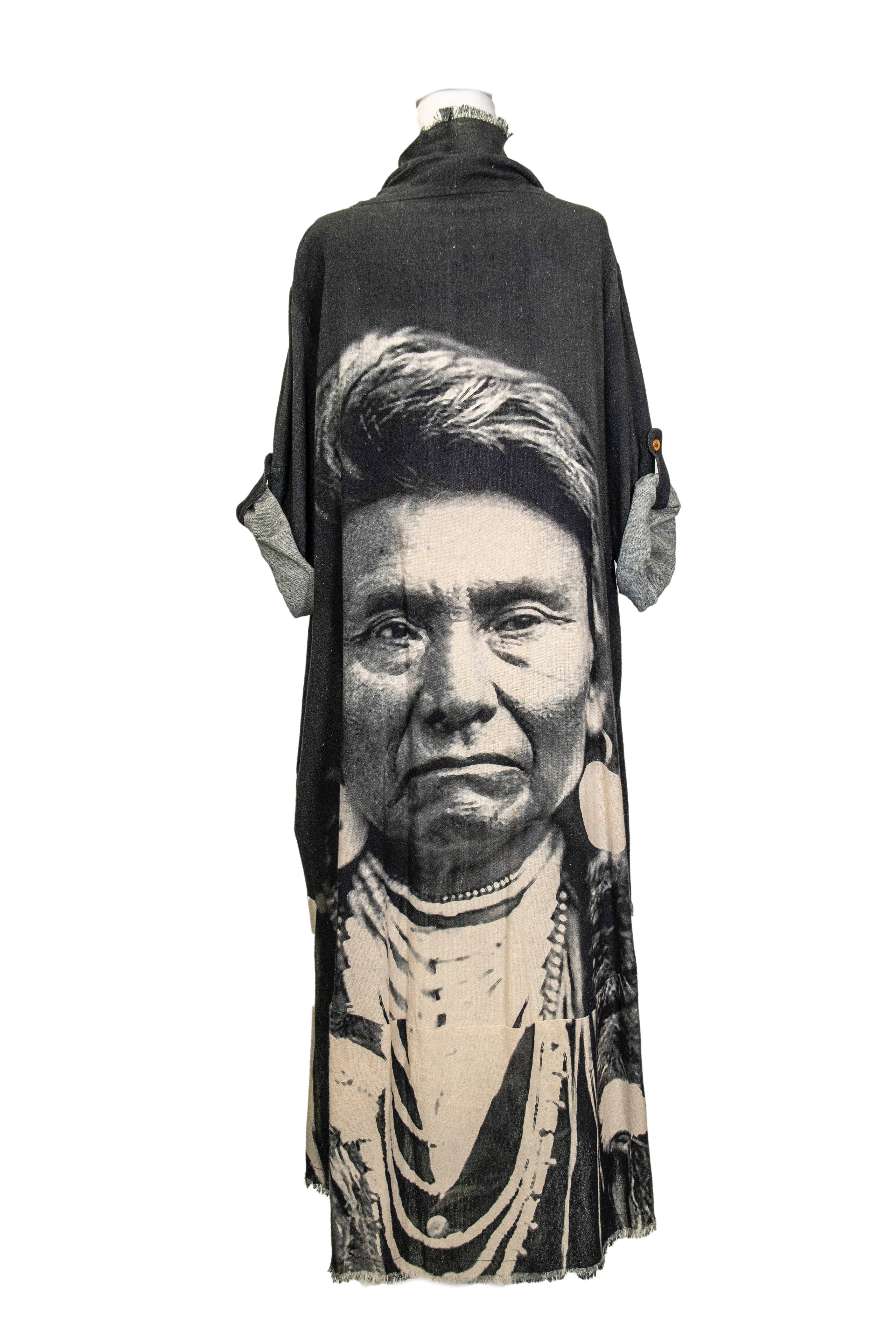 LeParisPetit by I Love Linen – Großhandel Kimono – Damen – Duster mit Chief Joseph in Denimblau oder Dunkelgrau2