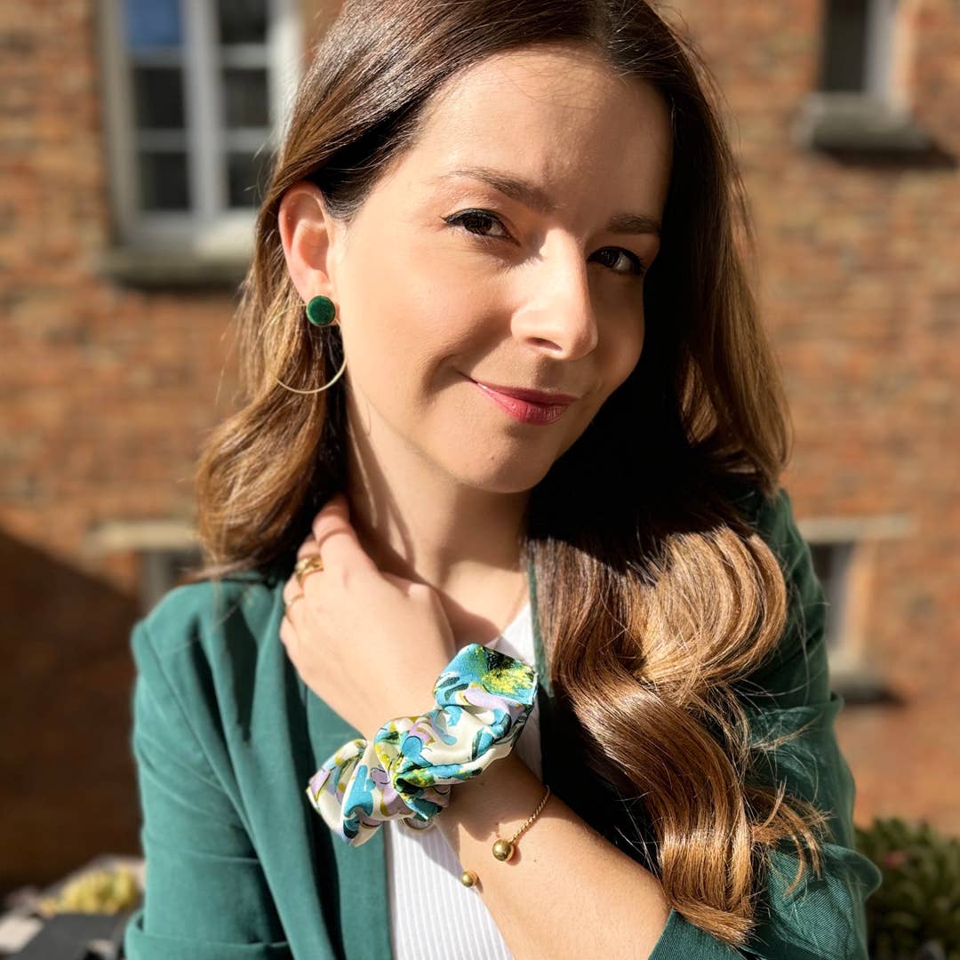 Laure Derrey – Scrunchie - Mulher por atacado – Chouchou MAEVA / poliéster estampado floral verde e turquesa6