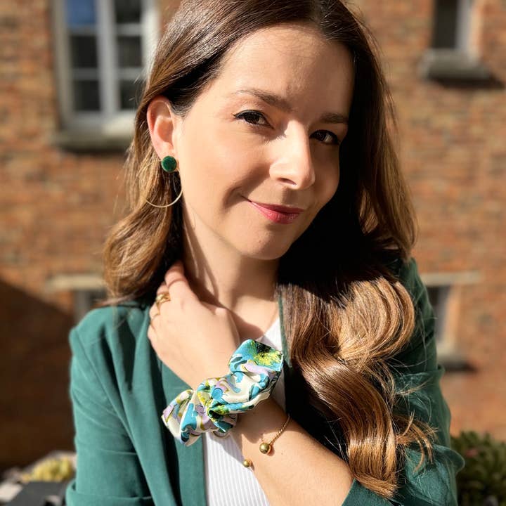 Laure Derrey – Scrunchie - Mulher por atacado – Chouchou MAEVA / poliéster estampado floral verde e turquesa6