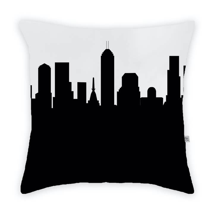 Grand coussin décoratif Indianapolis Indiana Skyline pour la vente par Anne Cate