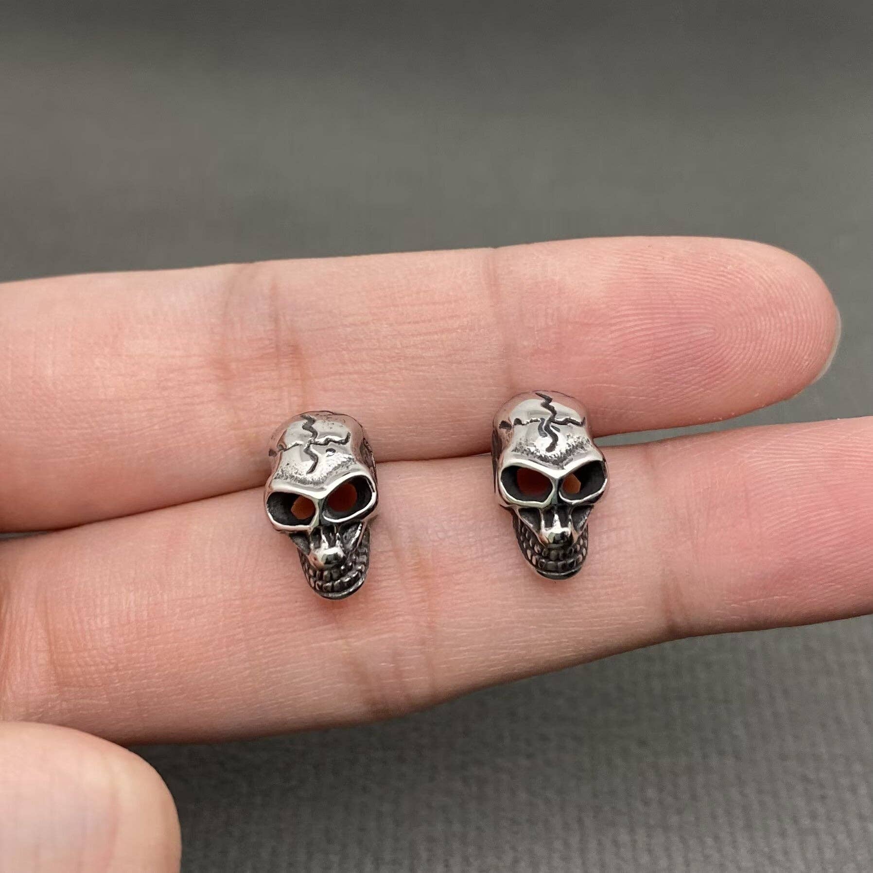 Mio Queena - Wholesale Stud/Post Earrings - Stainless Steel Skull Stud Earrings - MJ/GT0