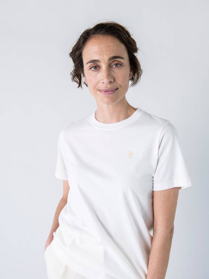 t-shirt THEO blanc (Logo or) pour la vente par Grenzgang - slow womens fashion made in the Alps