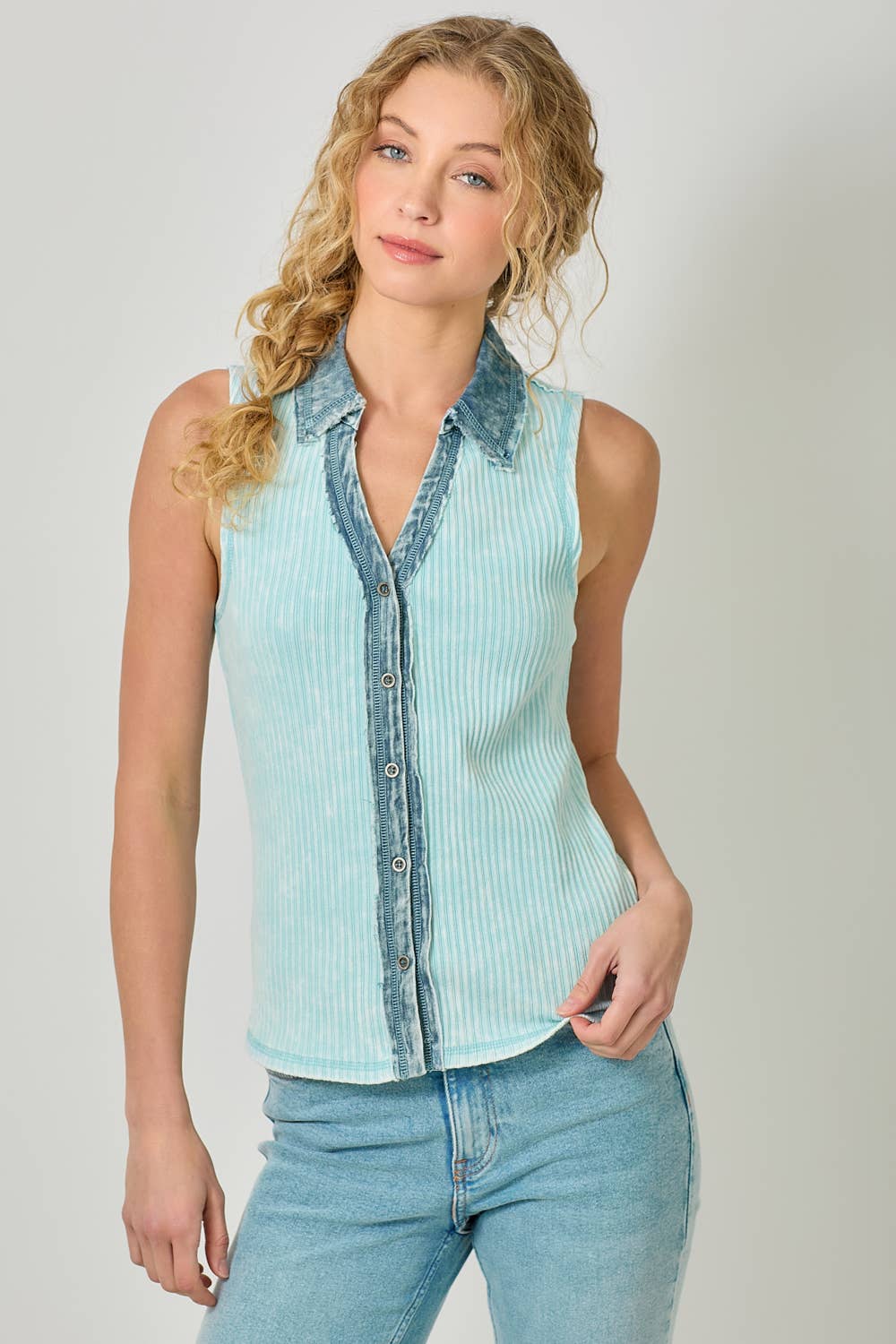 Mystree - Vente Chemise à col boutonné – femme - Haut sans manches à boutons en maille côtelée lavée 6094314