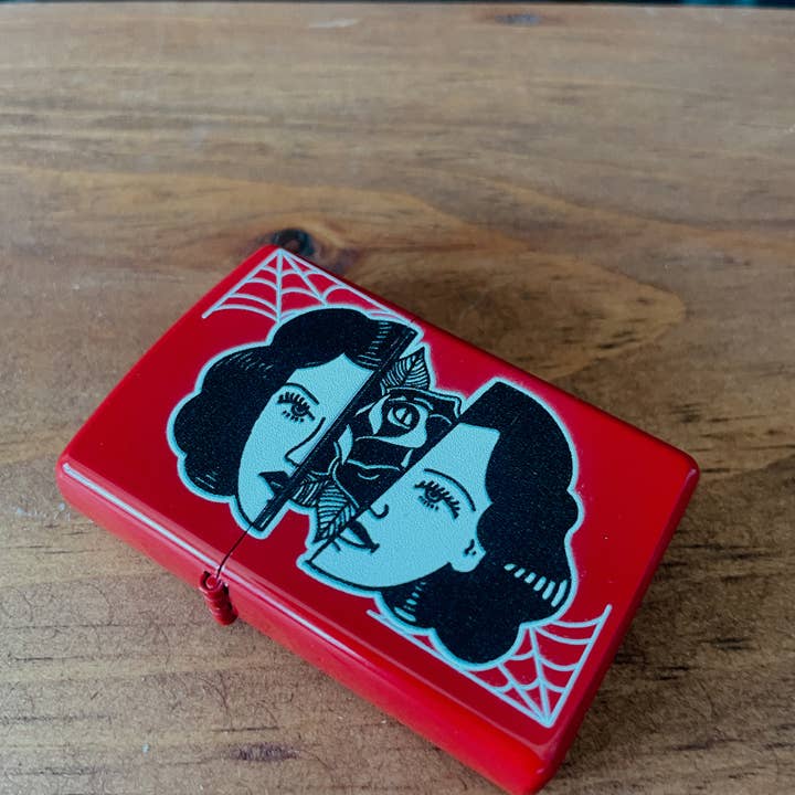 Whats Her Face – Engroshandel Lighter – Genopfyldelig Split Woman Face Rose Lighter Vindtæt