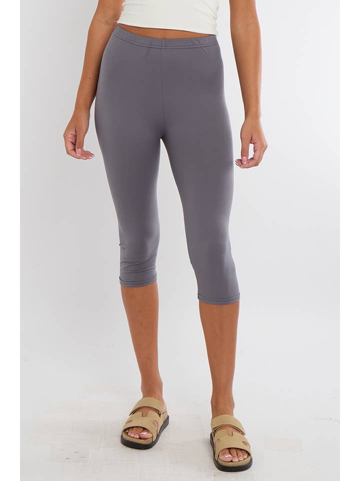 Superbia – wholesale Athletic/lounge leggings – Women's – Super Soft Stretchy 3/4 Length High Waist Capri Leggings 13