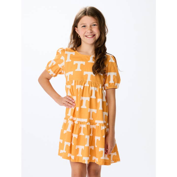 Robe à plusieurs niveaux The Tennessee Girls pour la vente par Stewart Simmons