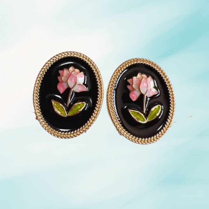 Magnifique Hearts - Wholesale Stud/Post Earrings - Vintage Floral Enamel Stud Earrings – Elegant Lotus Design