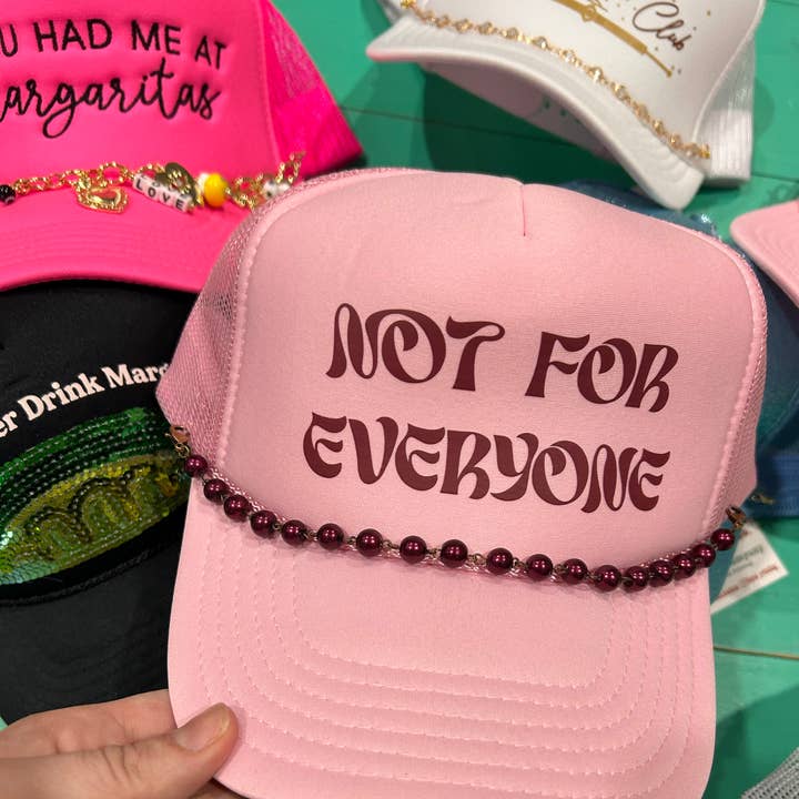 Chaîne à chapeau de camionneur en perles marrons | Bandeau à chapeau | Chaîne à chapeau | Casquette pour la vente par Vibes Hat Company