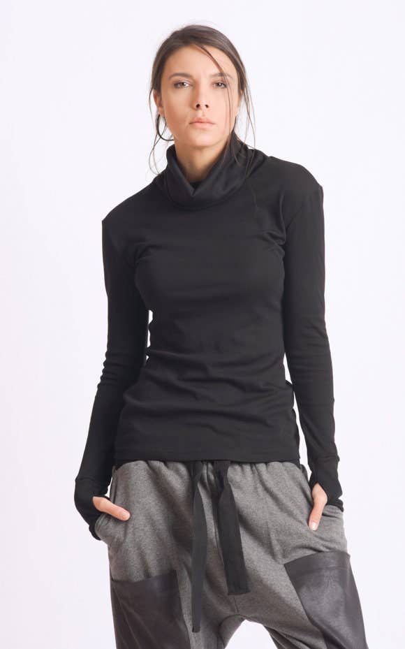 Metamorphoza - Wholesale Tuniek - Dames - Zwarte top met lange mouwen en col