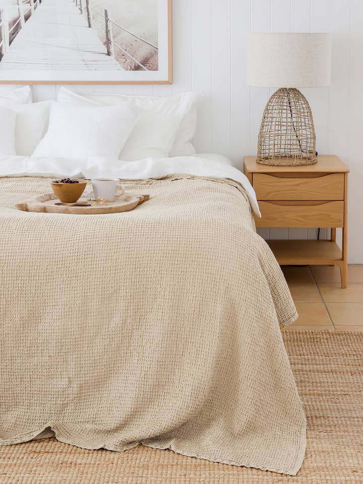 Linen waffle blanket in Vanilla for wholesale by MagicLinen (We handle U.S. import procedures for you)