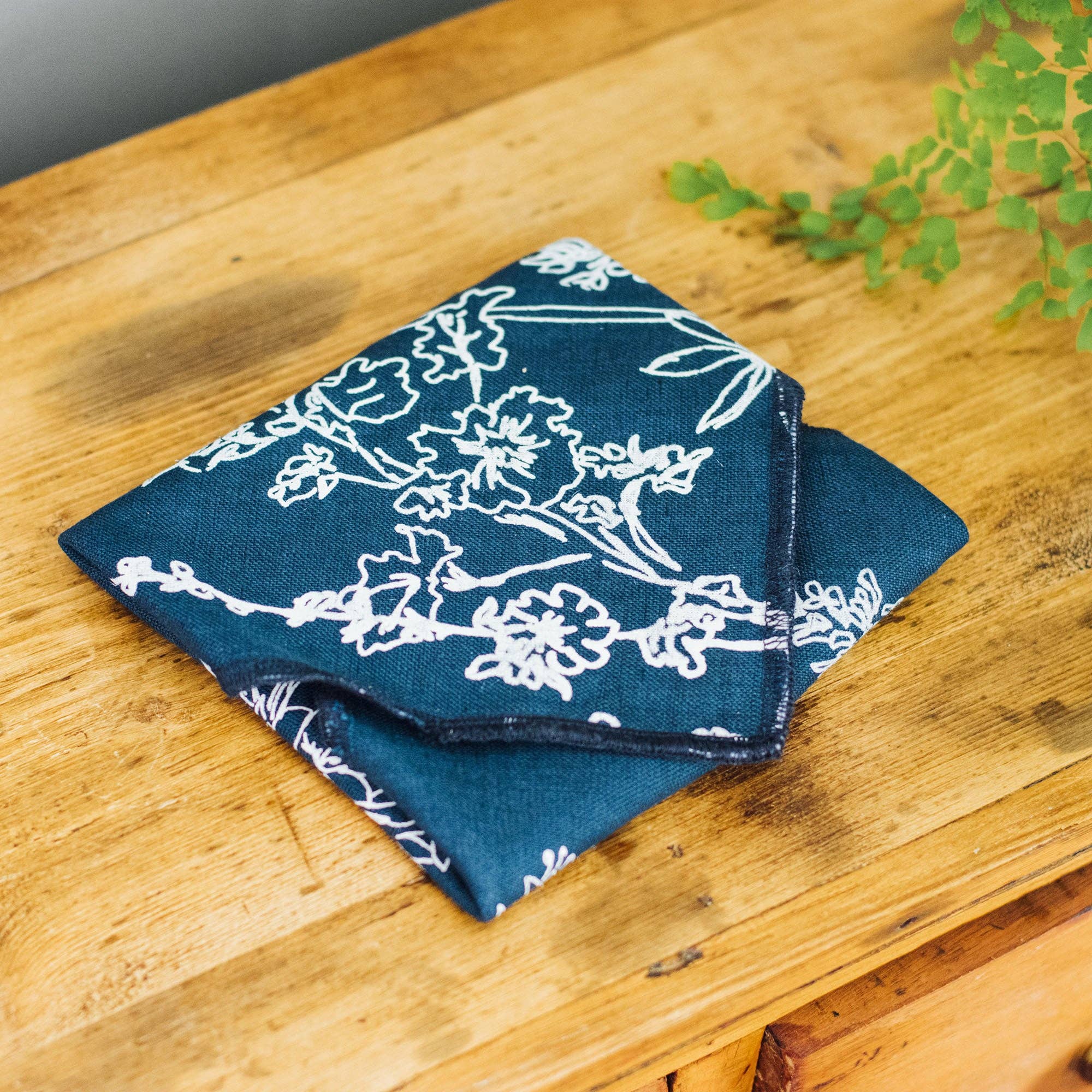 Helen Round - hand printed linen and bamboo wellness - Wholesale Food Storage Wrap/Bag - Reusable Linen Sandwich Wrap, Waterproof Food Wrap, Garden3