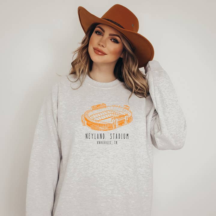 Hey Jude Graphic Tees – wholesale Sweatshirt med tryck - Unisex – Tennessee Neyland Stadium fotbollströja med rund hals