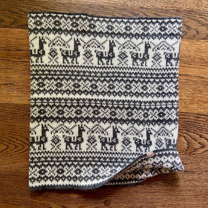 Samantha Holmes Alpaca Clothing and Gifts – wholesale Scarf – Women's – Alpaca Fair Isle Cowl / Snood