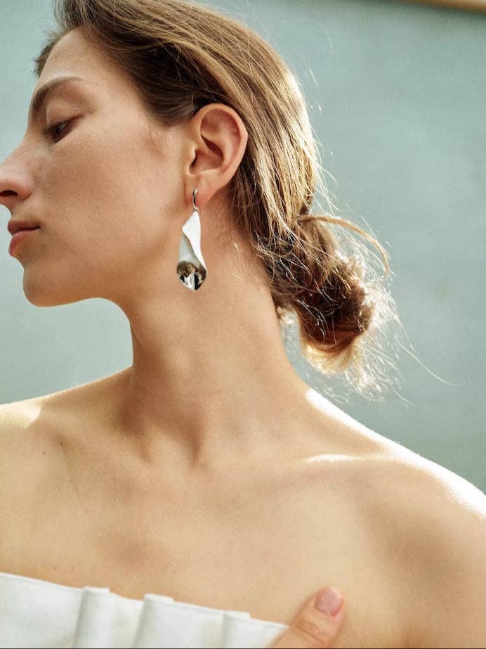 LanLivia - Vendita all'ingrosso Orecchini pendenti - Orecchini a Fiore di Calla Lily Sofisticati4