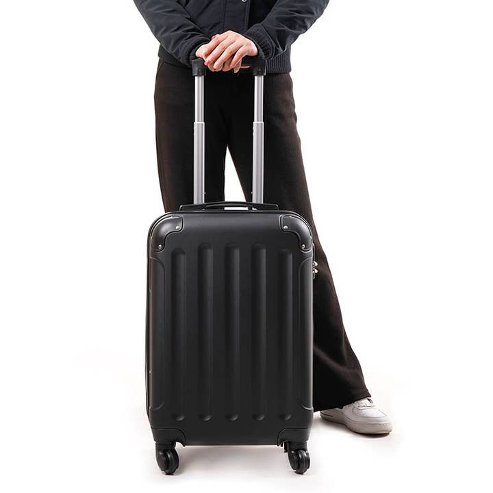 Chenson & Gorett - Wholesale Luggage - Cabin Suitcase with Hard Cover and Swivel Wheels and Lock