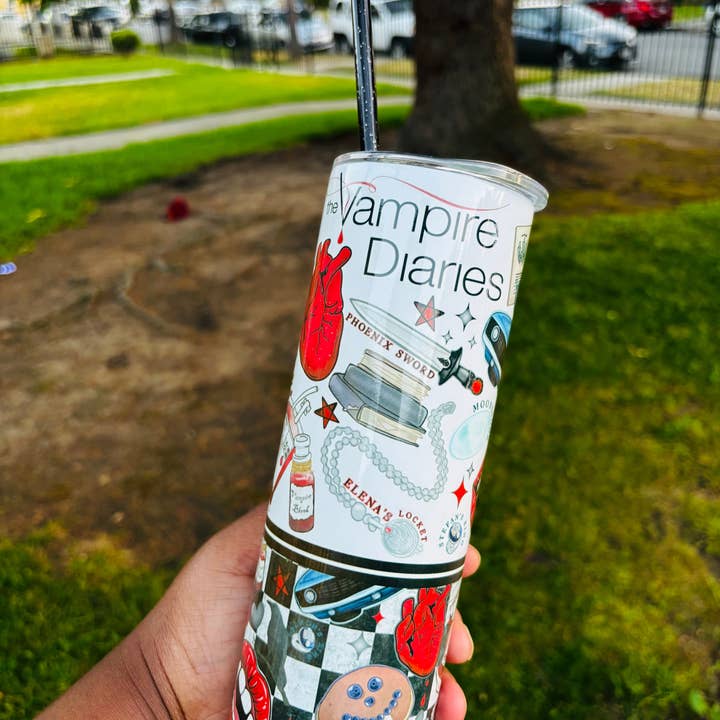Gobelet 20oz Vampire Diaries pour la vente par Apparel Crush