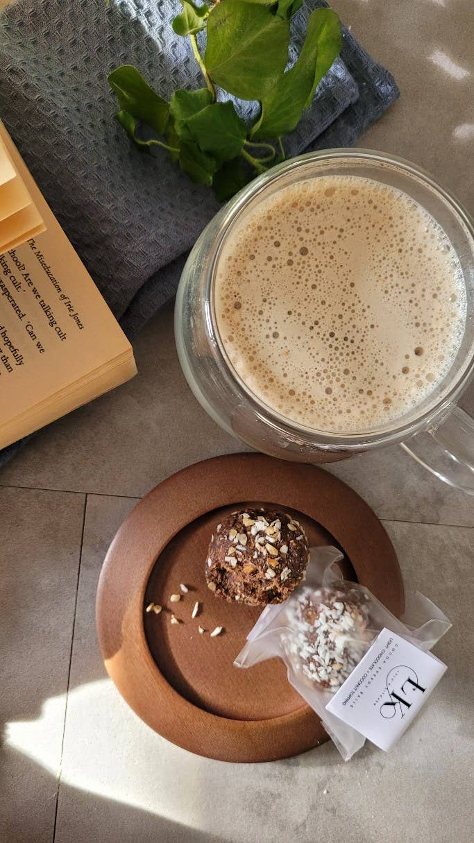 Lulu's kitchen - Wholesale Snack Bar - Cocoa Energy Ball with Hazelnut & Coconut Topping1