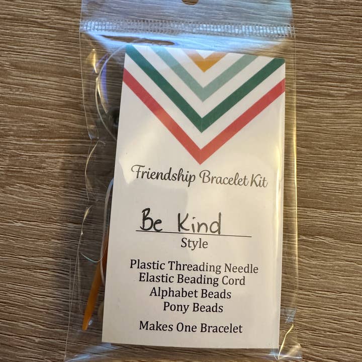 Kit Pulseira Friendship Beaded - Be Kind - Make Your Own Kit por atacado de Scribble & Scroll